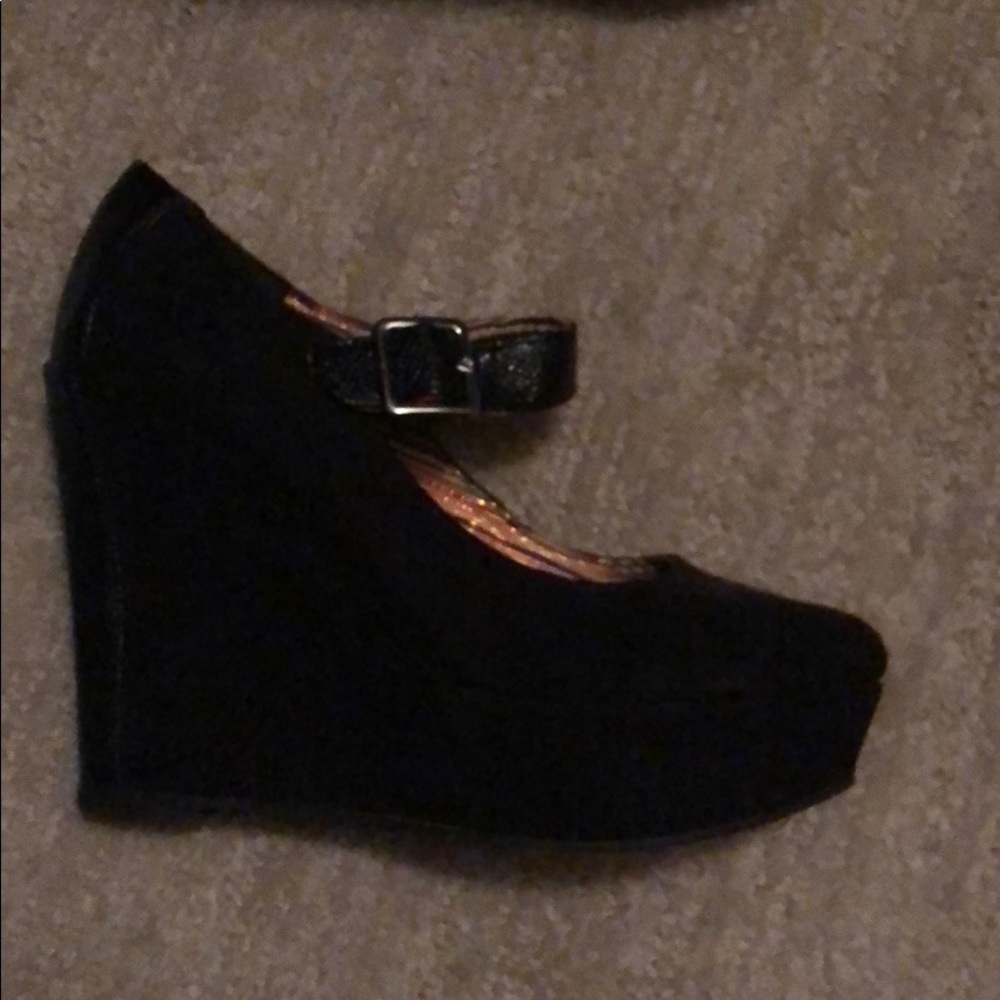 Black wedge platform heels